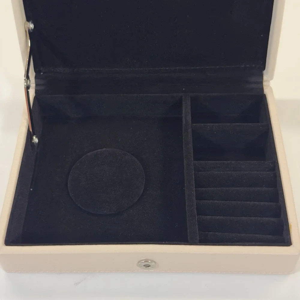 Pandora-NEW Authentic Unforgettable Moments Jewelry Box Blush/Cream(RETIRED LTD)